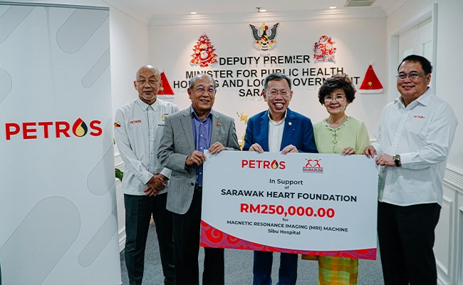 20231201-petros-contributes-rm300000-to-sarawak-heart-foundation-cover.webp